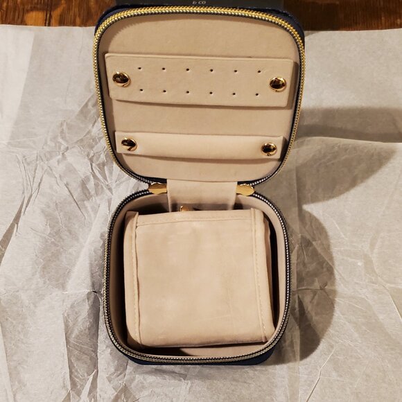 NIB Brouk & Co Leah Travel Jewelry Case with Pouch in Blue Velvet - Picture 7 of 8